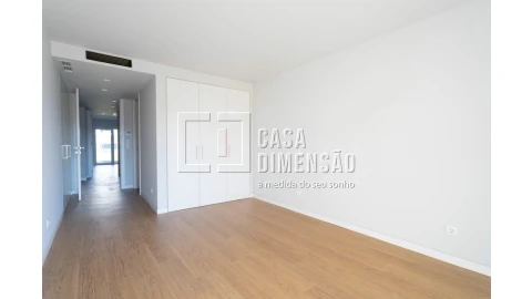 Apartamento T3 para Venda em Carcavelos e Parede