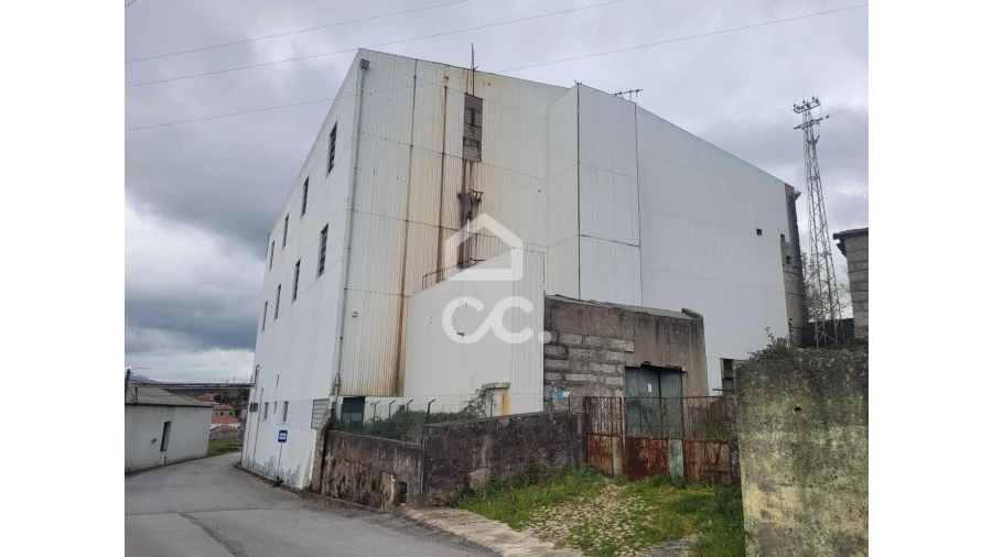 Armazém para Venda em Gondar Foto 1