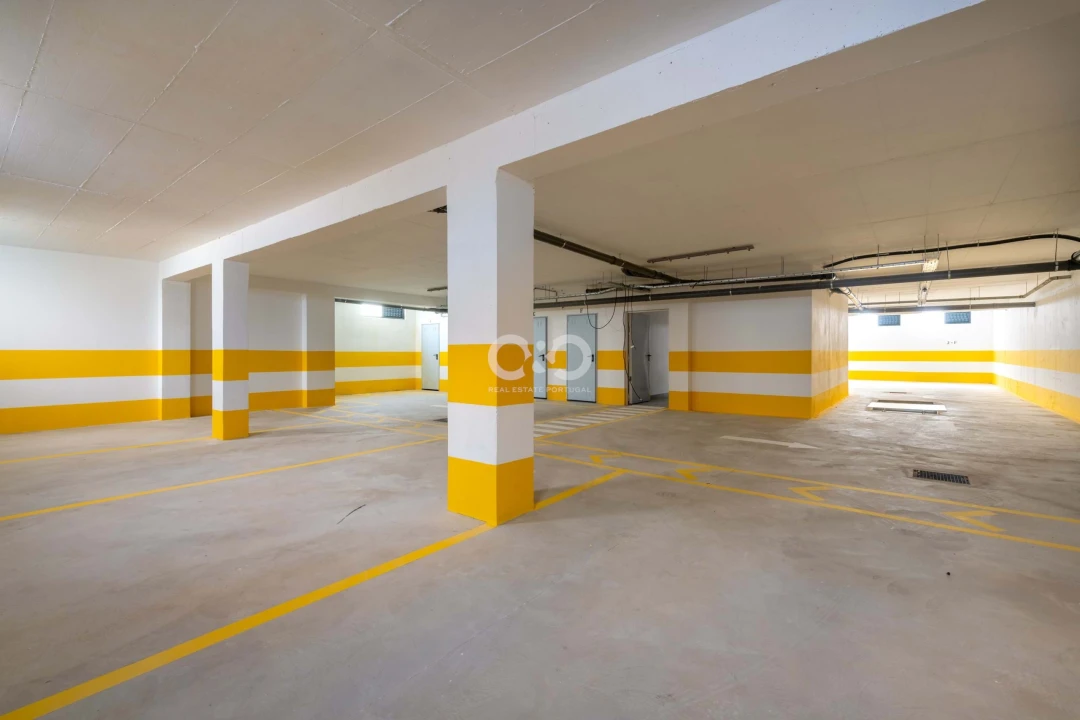 Apartamento T2 para Venda em Portimão Foto 32