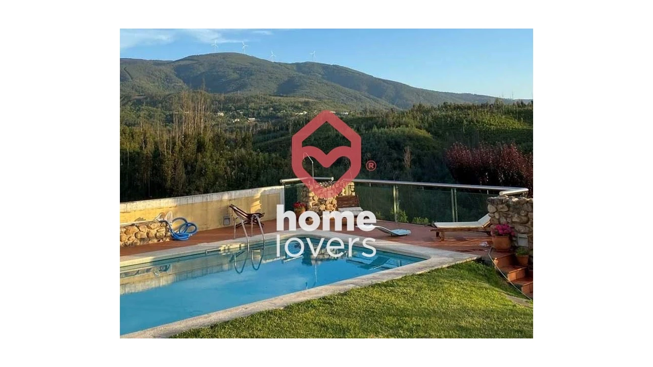 Moradia T8 para Venda em Serpins Foto 22