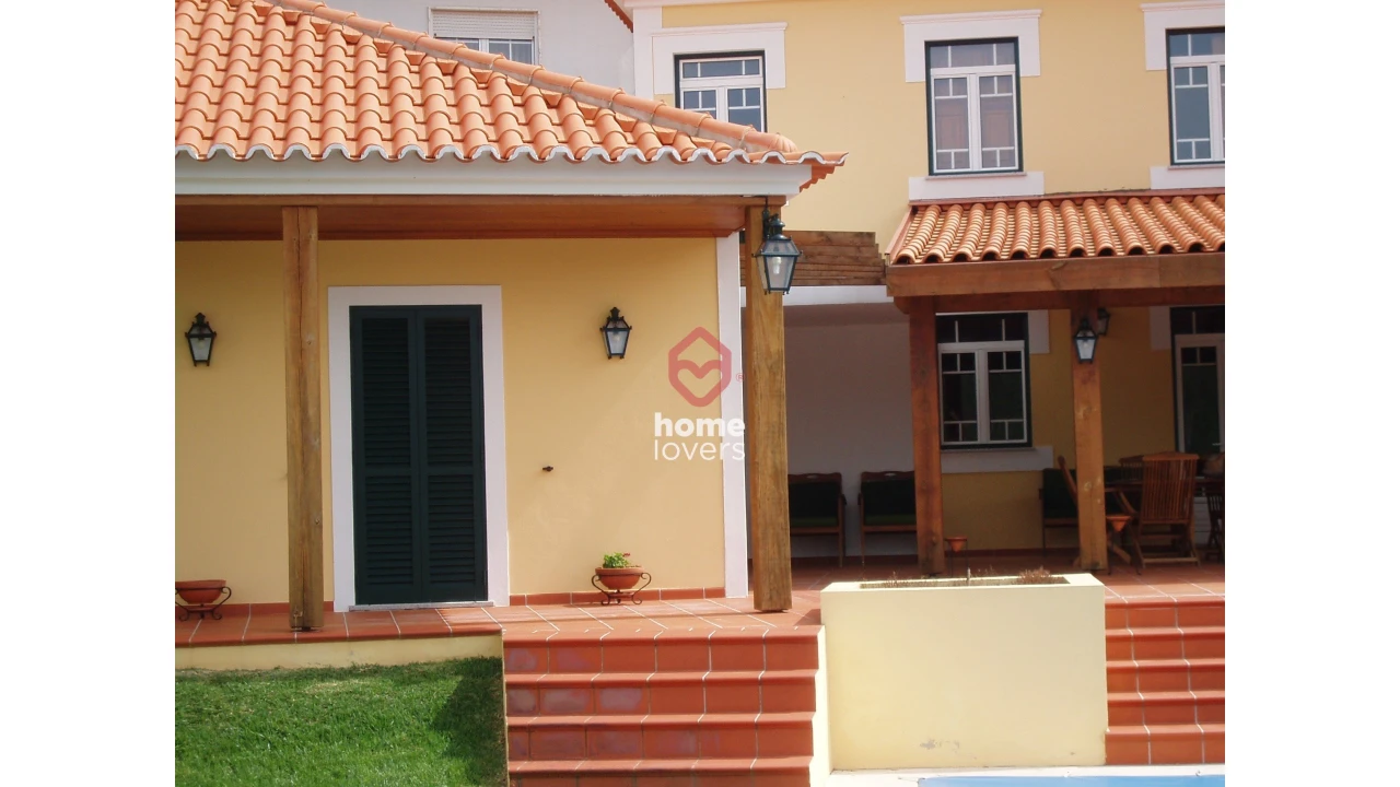 Moradia T8 para Venda em Serpins Foto 10