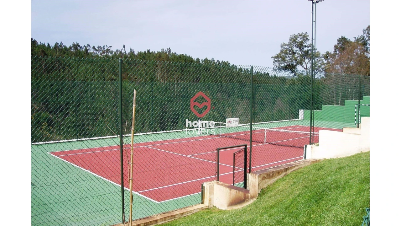 Moradia T8 para Venda em Serpins Foto 18