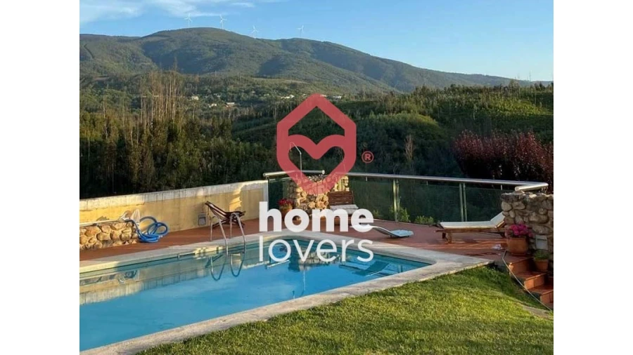 Moradia T8 para Venda em Serpins Foto 22