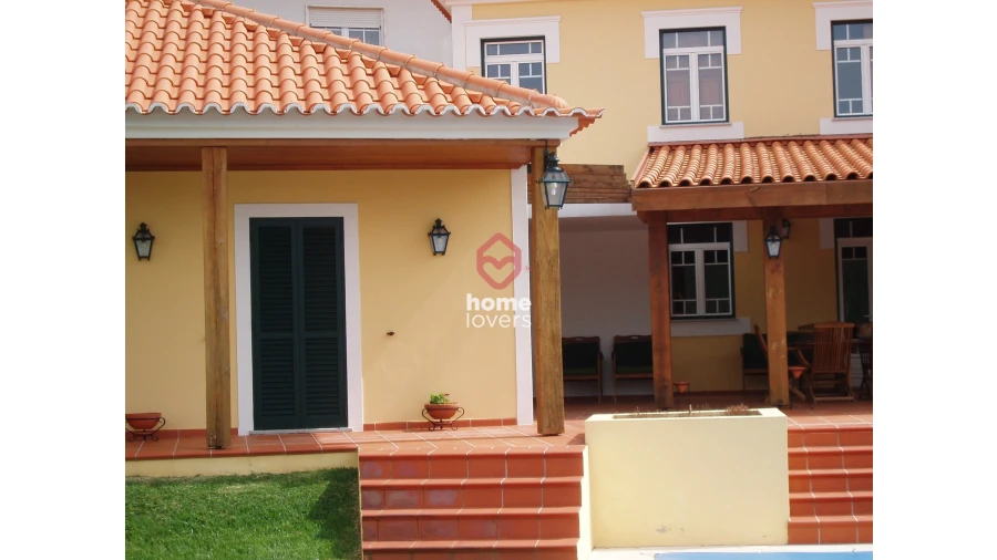 Moradia T8 para Venda em Serpins Foto 10