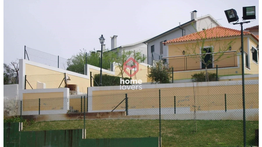 Moradia T8 para Venda em Serpins Foto 20