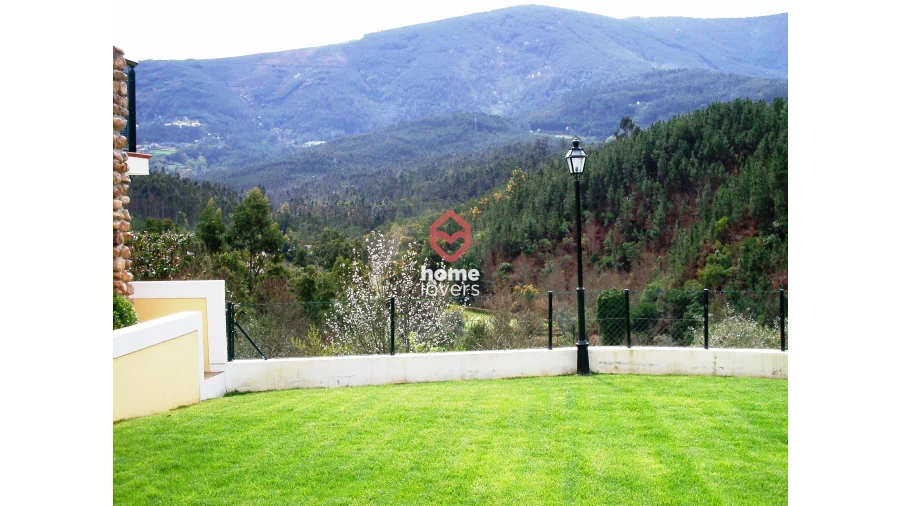 Moradia T8 para Venda em Serpins Foto 2