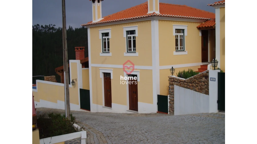 Moradia T8 para Venda em Serpins Foto 4