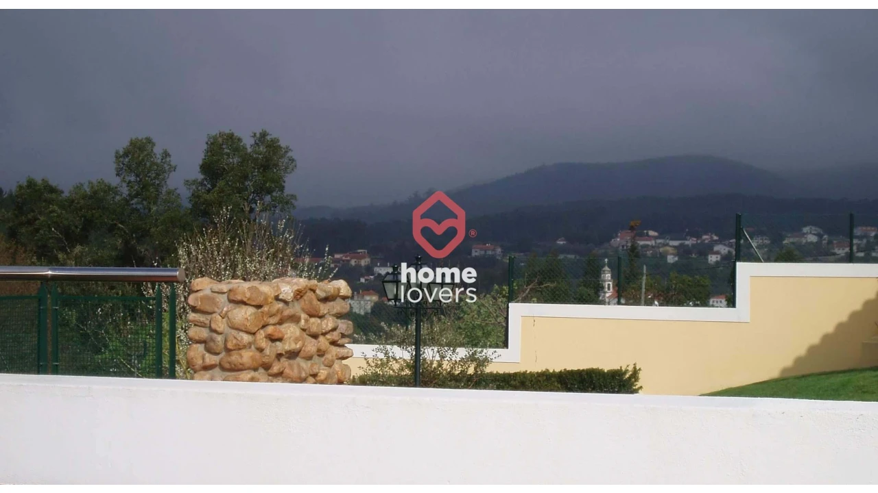 Moradia T8 para Venda em Serpins Foto 7