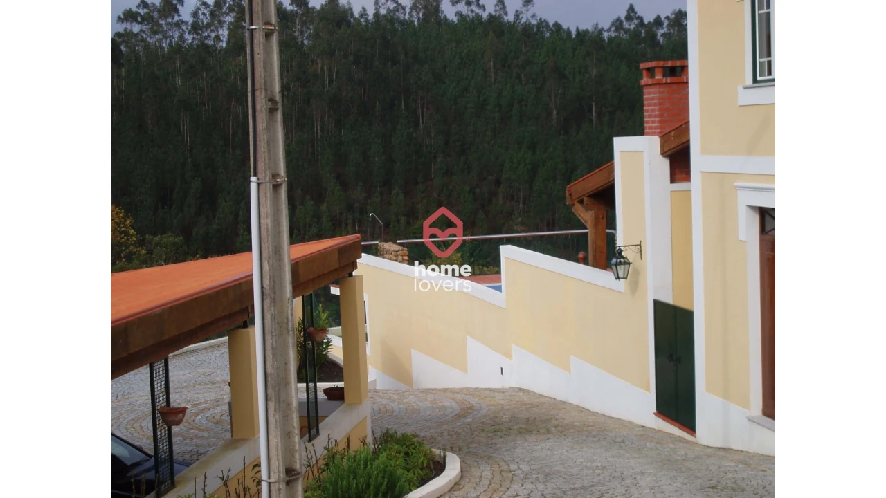 Moradia T8 para Venda em Serpins Foto 5