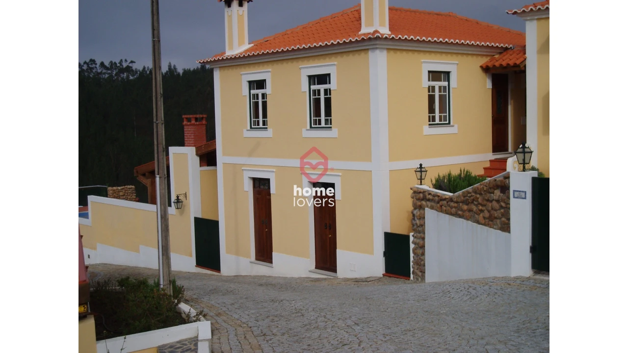 Moradia T8 para Venda em Serpins Foto 4