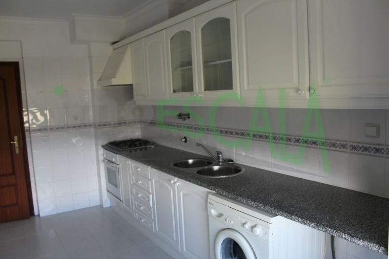 Apartamento T3 para Venda em Cartaxo e Vale da Pinta Foto 17