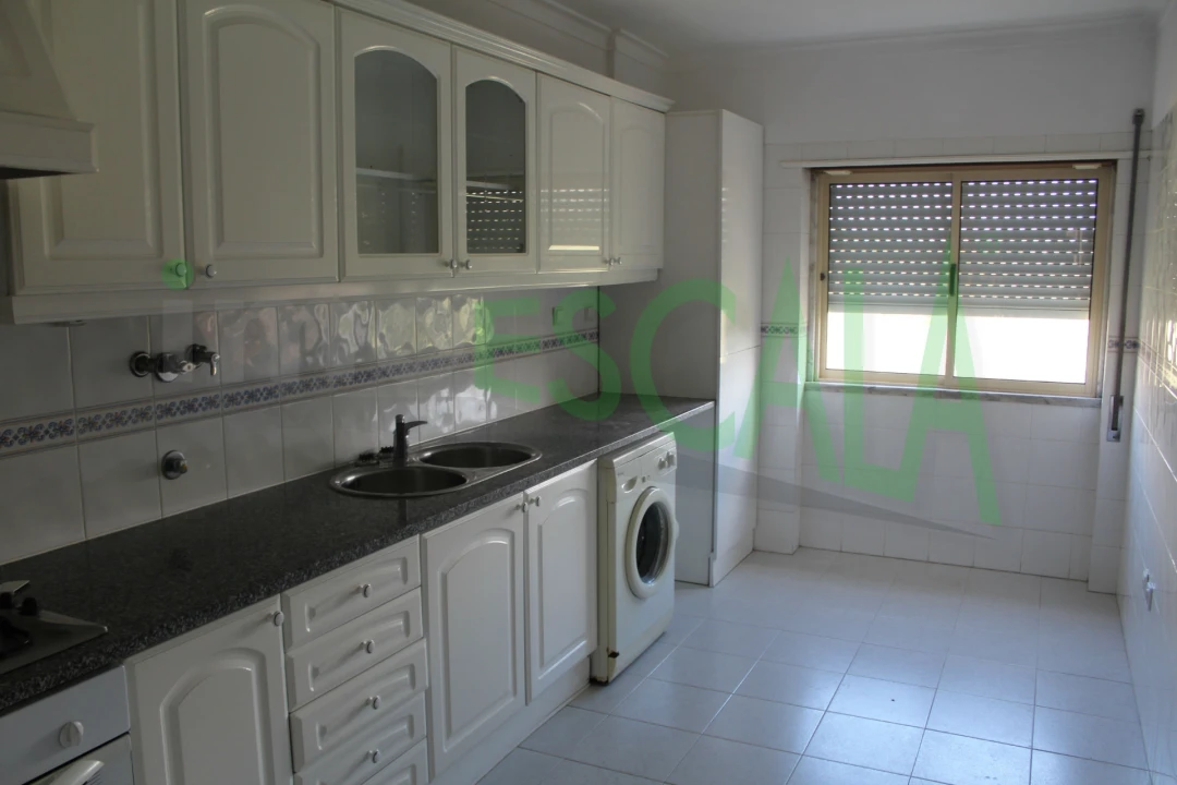 Apartamento T3 para Venda em Cartaxo e Vale da Pinta Foto 2