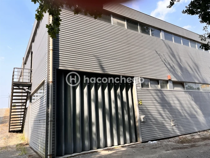 Armazém para Arrendamento em Manhente Foto 1