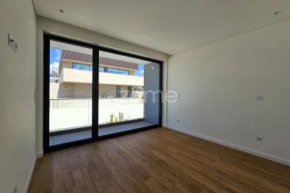 Moradia T5 para Venda em Canidelo