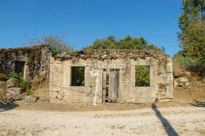 Moradia T1 para Venda em Codesseiro