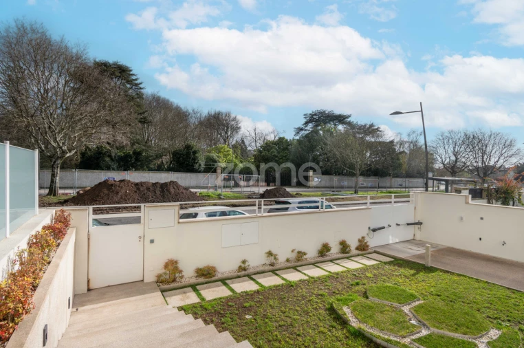 Moradia T12 para Venda em Lordelo do Ouro e Massarelos Foto 10