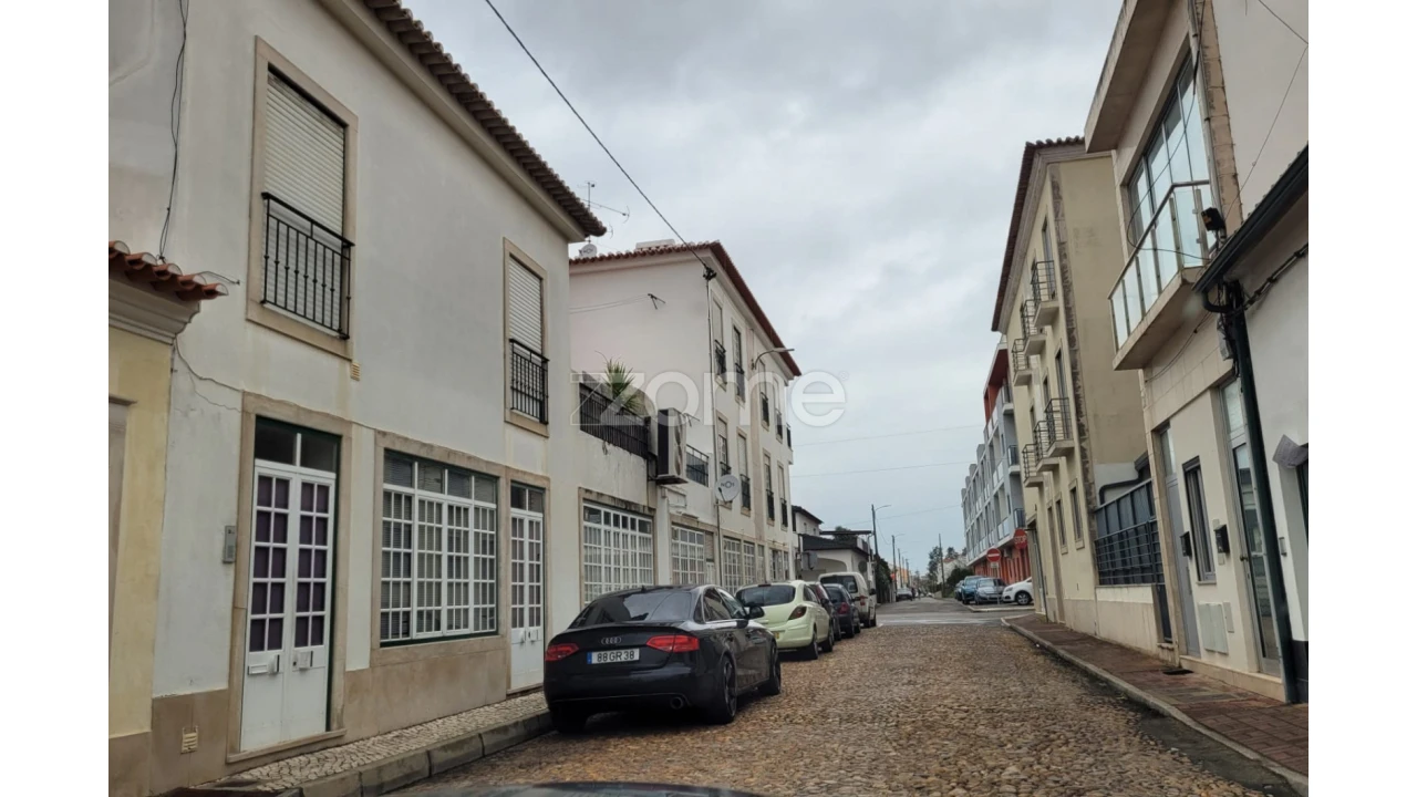 Negócio para Venda em Almeirim Foto 1