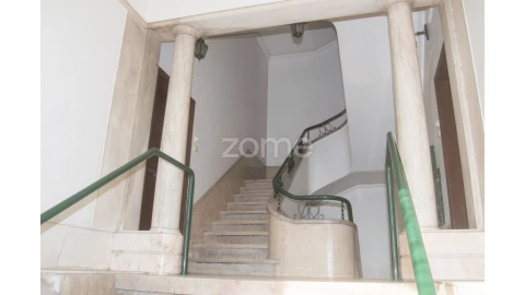 Prédio para Venda em Campo de Ourique