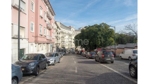 Prédio para Venda em Campo de Ourique