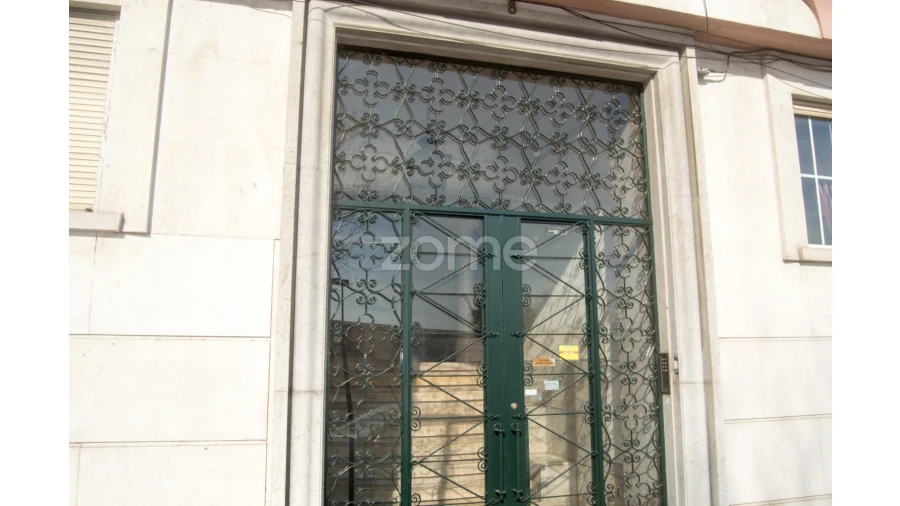 Prédio para Venda em Campo de Ourique Foto 2