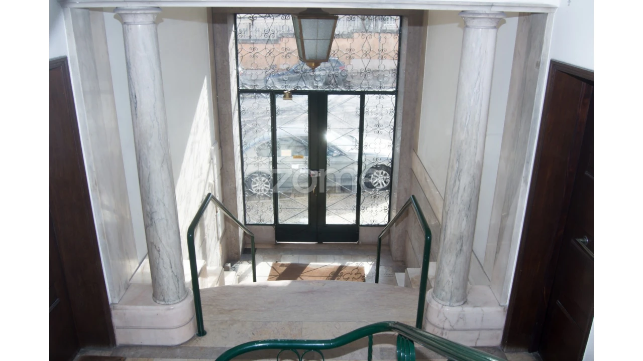 Prédio para Venda em Campo de Ourique Foto 4