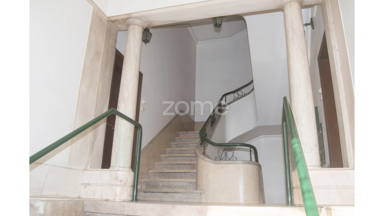 Prédio para Venda em Campo de Ourique Foto 5