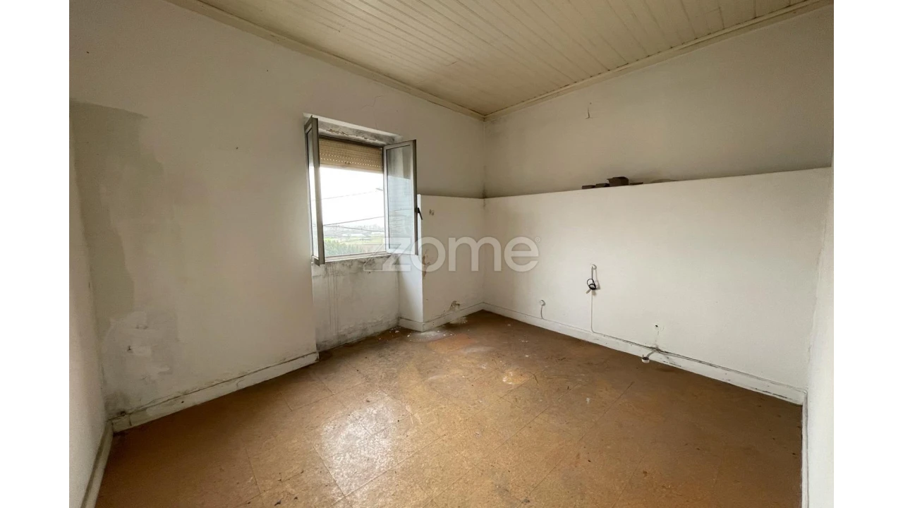 Moradia T2 para Venda em Sé Nova, Santa Cruz, Almedina e São Bartolomeu Foto 1