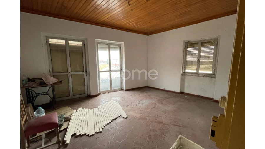 Moradia T2 para Venda em Sé Nova, Santa Cruz, Almedina e São Bartolomeu Foto 3