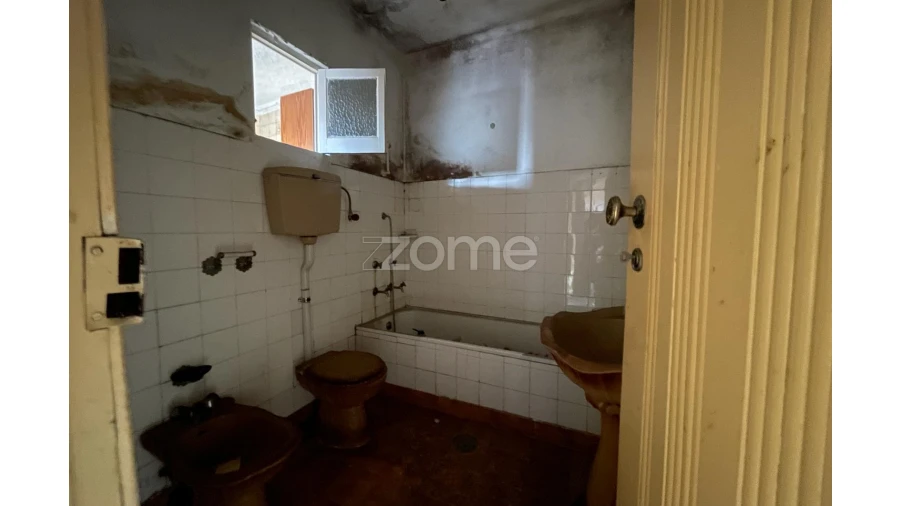 Moradia T2 para Venda em Sé Nova, Santa Cruz, Almedina e São Bartolomeu Foto 10