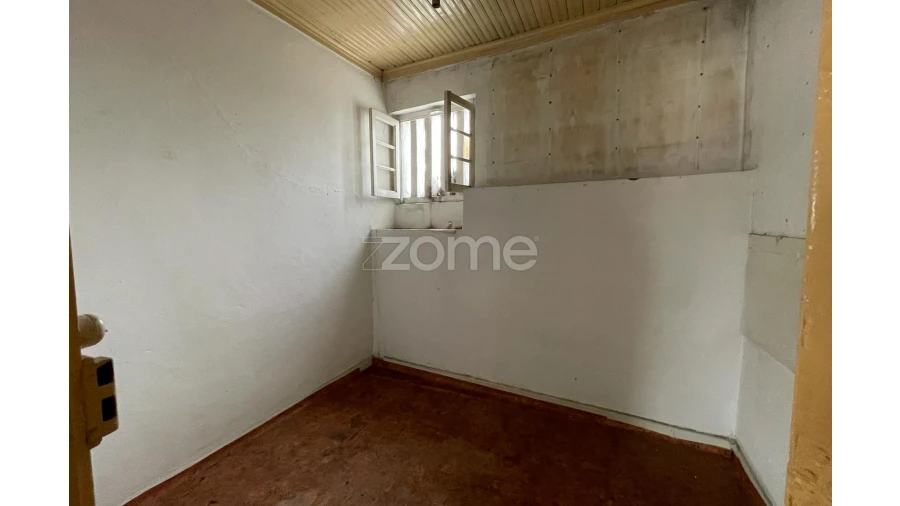 Moradia T2 para Venda em Sé Nova, Santa Cruz, Almedina e São Bartolomeu Foto 6