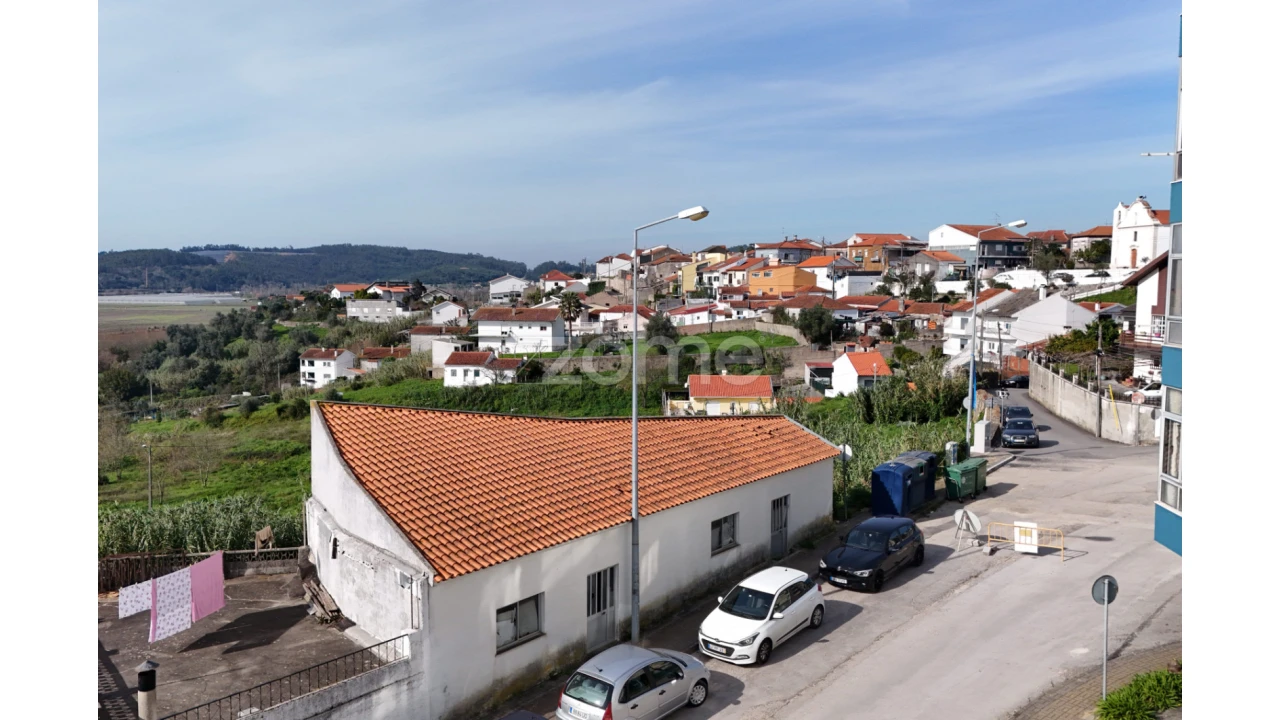 Moradia T1 para Venda em Sé Nova, Santa Cruz, Almedina e São Bartolomeu Foto 2