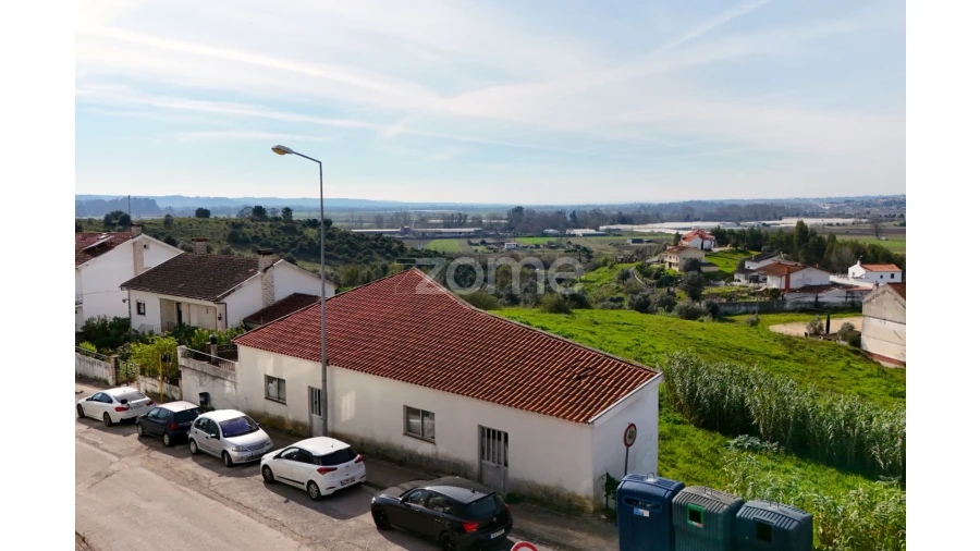 Moradia T1 para Venda em Sé Nova, Santa Cruz, Almedina e São Bartolomeu Foto 1