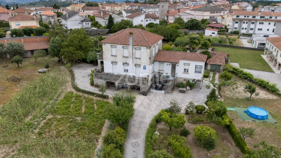 Moradia T6 para Venda em Nelas