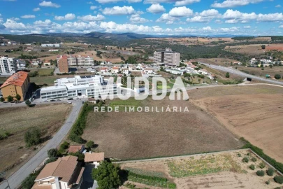 Terreno para Venda em Sé, Santa Maria e Meixedo