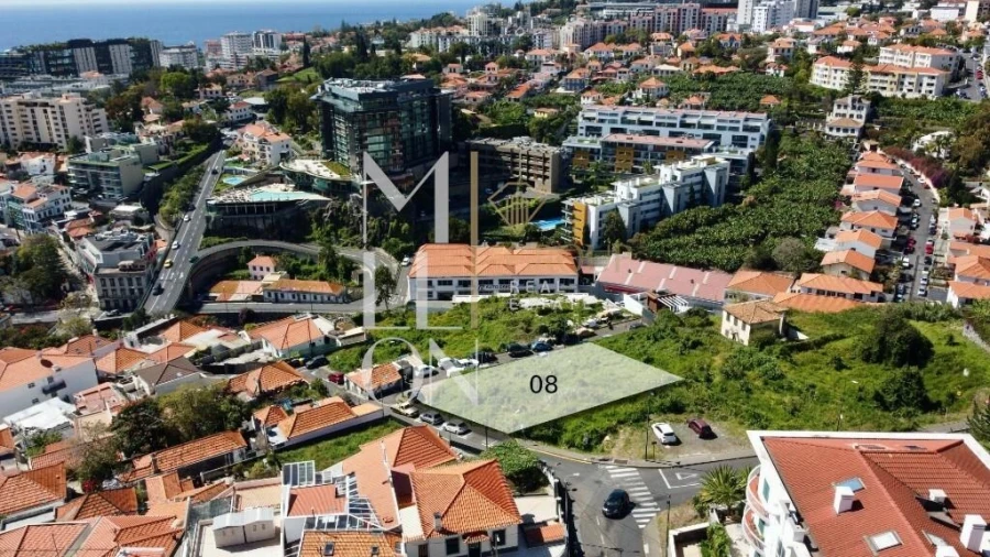 Terreno para Venda em Funchal (São Pedro) Foto 1