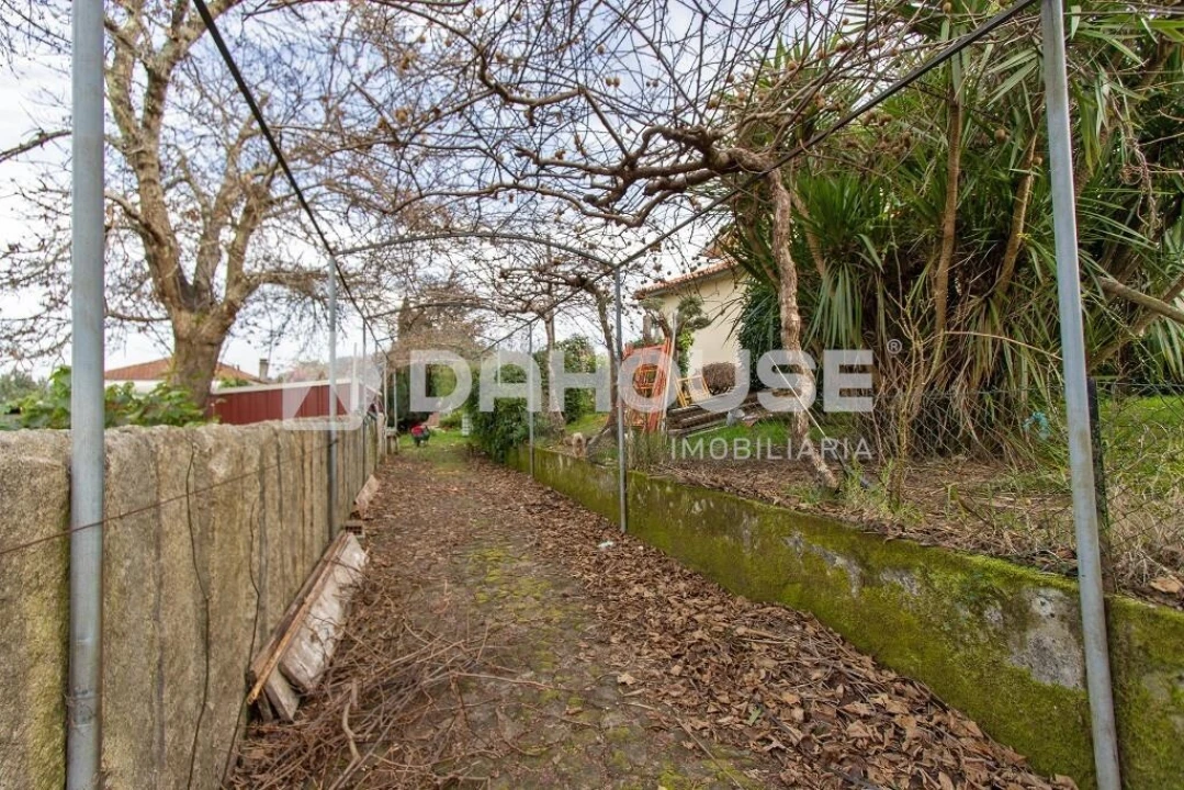 Moradia T2 para Venda em Cornes Foto 4