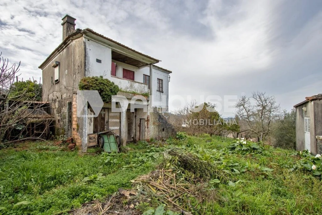 Moradia T2 para Venda em Cornes Foto 2