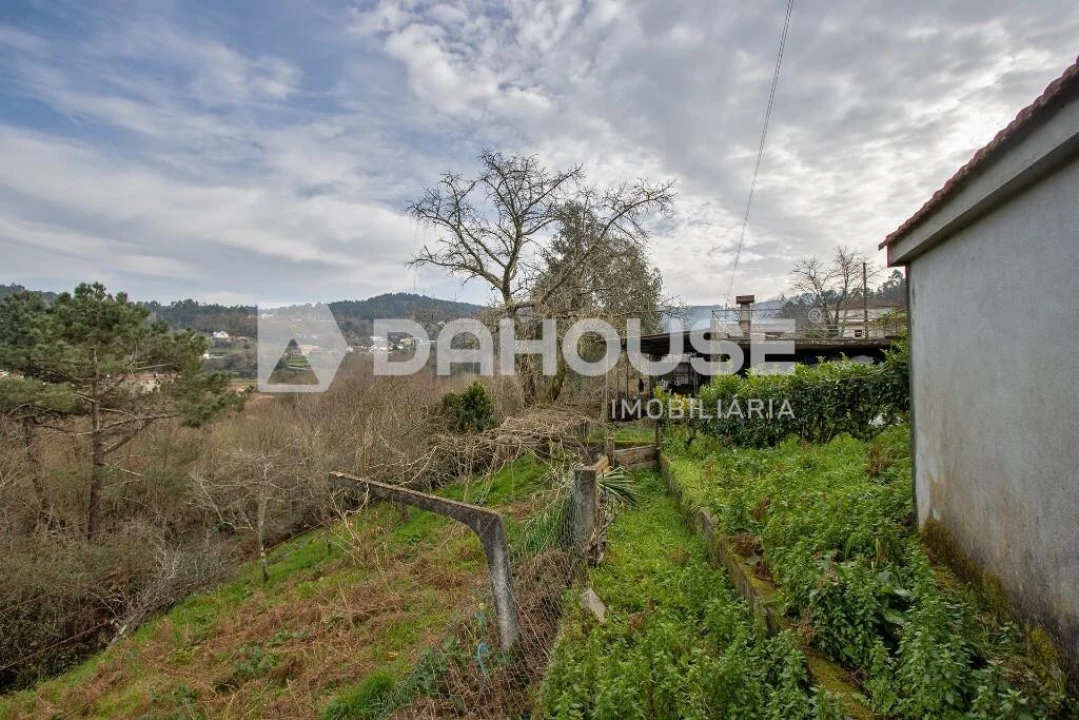 Moradia T2 para Venda em Cornes Foto 23