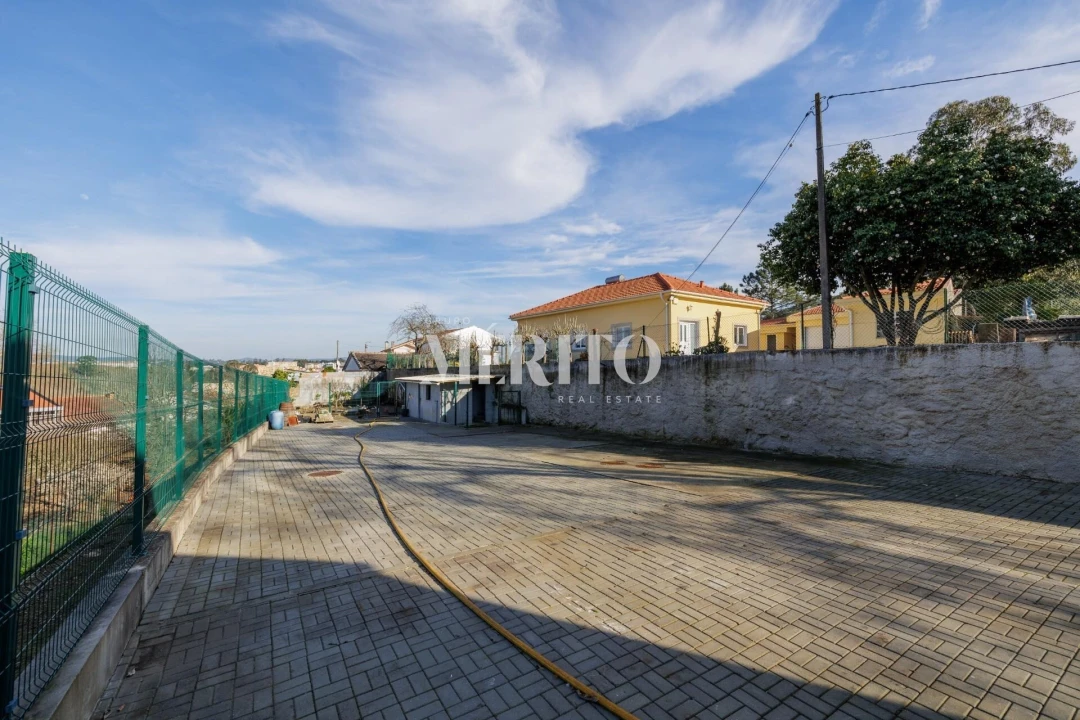 Moradia T4 para Venda em Vilar de Andorinho Foto 48