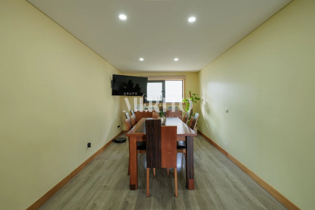 Moradia T4 para Venda em Vilar de Andorinho Foto 14