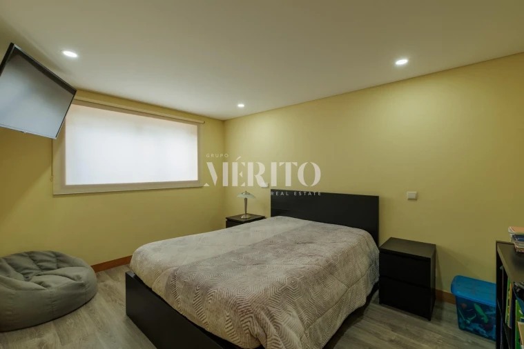 Moradia T4 para Venda em Vilar de Andorinho Foto 24