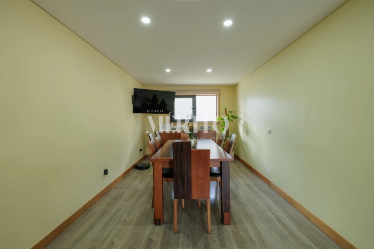 Moradia T4 para Venda em Vilar de Andorinho Foto 14