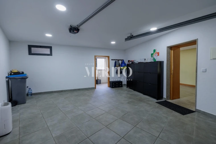 Moradia T4 para Venda em Vilar de Andorinho Foto 37