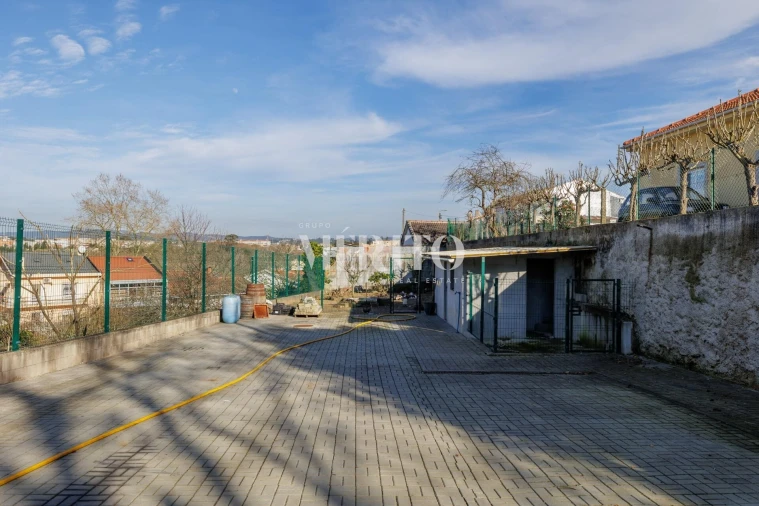 Moradia T4 para Venda em Vilar de Andorinho Foto 47