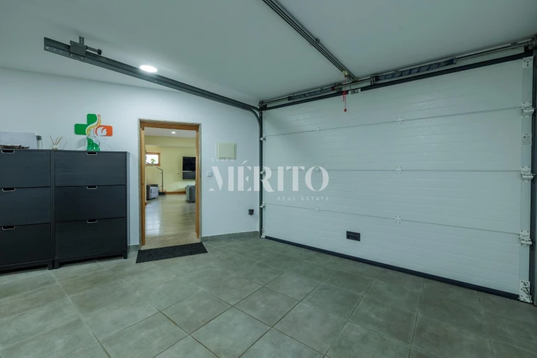 Moradia T4 para Venda em Vilar de Andorinho Foto 40