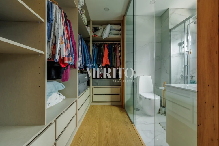 Moradia T4 para Venda em Vilar de Andorinho Foto 22