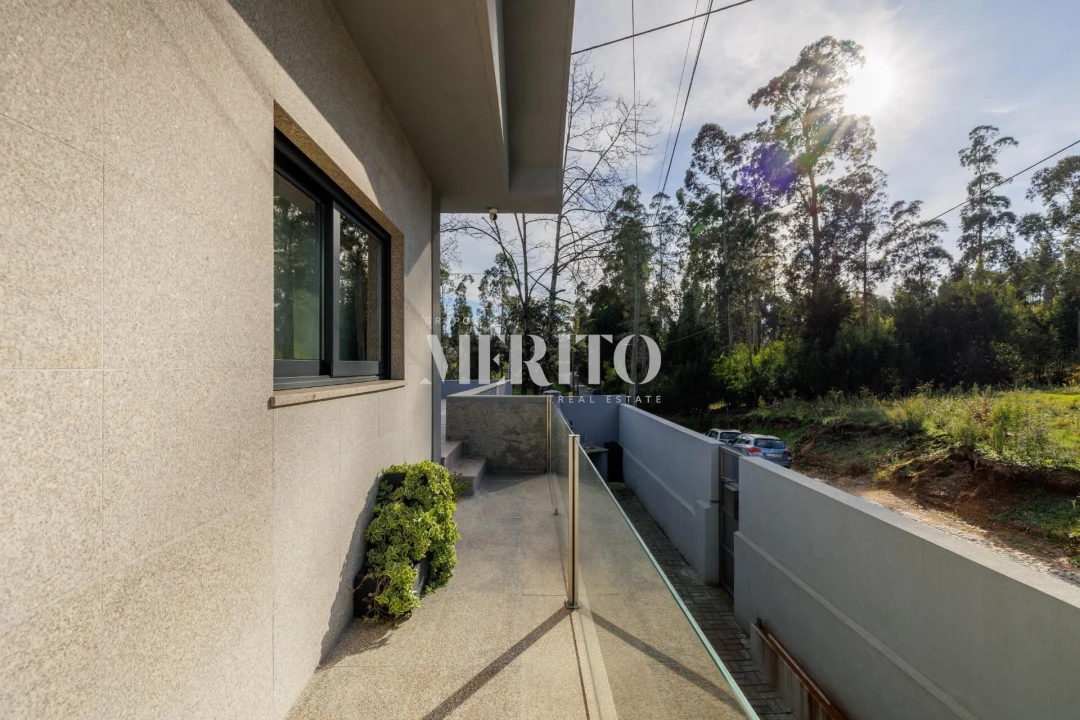 Moradia T4 para Venda em Vilar de Andorinho Foto 34