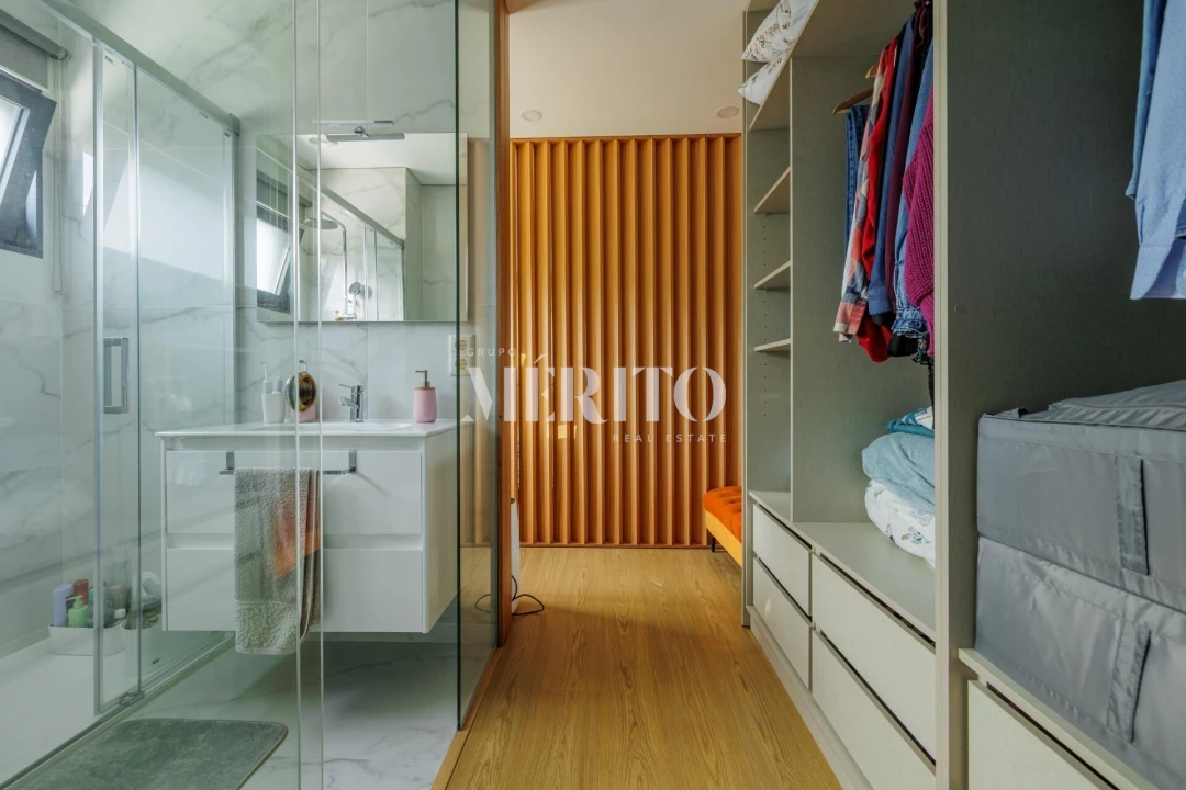 Moradia T4 para Venda em Vilar de Andorinho Foto 21