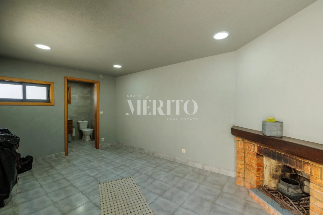 Moradia T4 para Venda em Vilar de Andorinho Foto 50