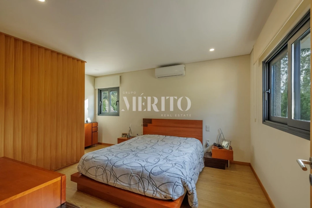 Moradia T4 para Venda em Vilar de Andorinho Foto 19